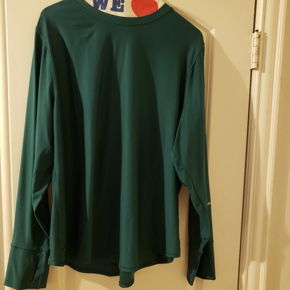 DSG Women's Run Long Sleeve Shirt in Size 1X, in the color green